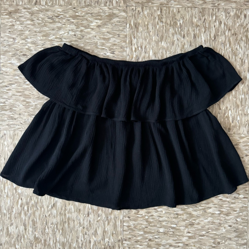 Off-the-shoulder Black Top